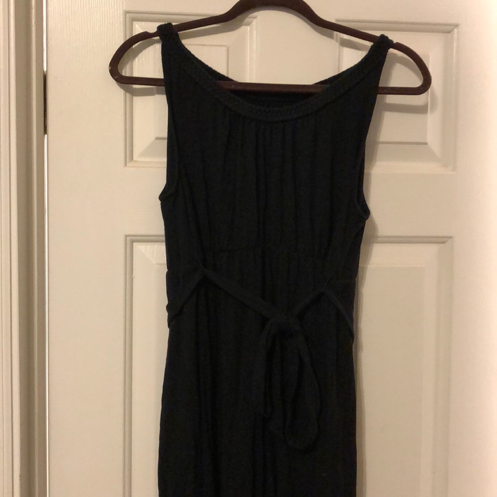 Black sleeveless maternity dress